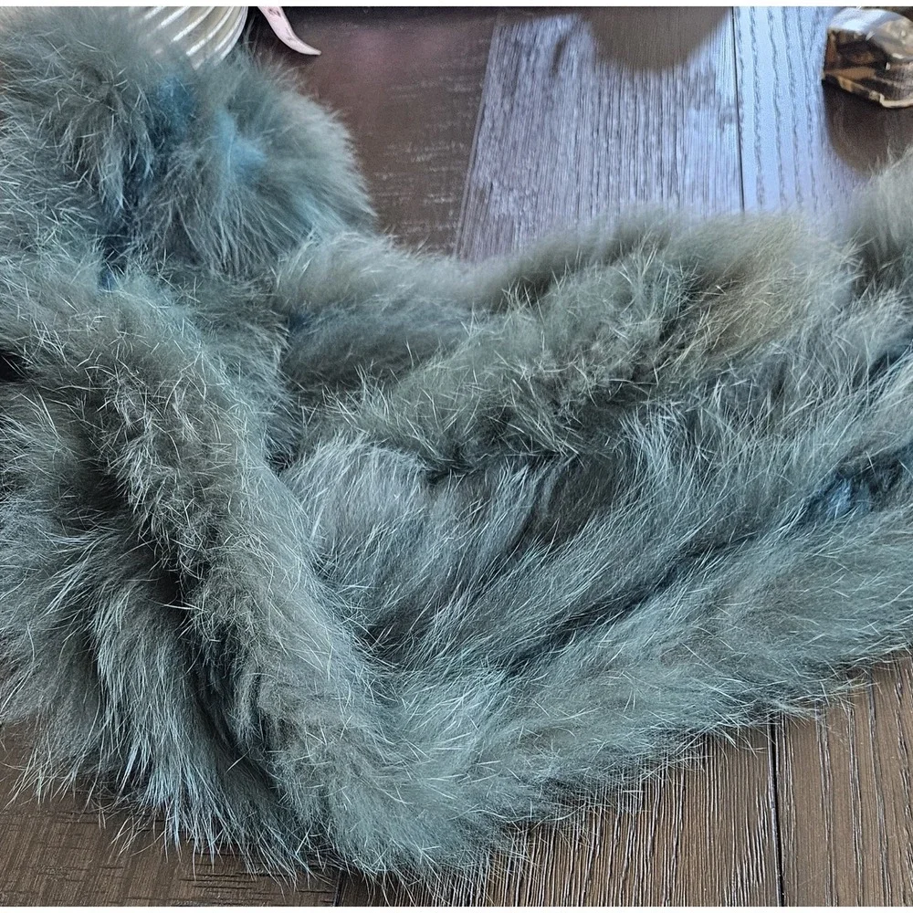 Alice +‎ Olivia Green Dyed Genuine Artic Fox Fur Scarf 56
